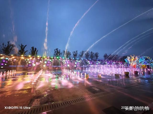 万岁山旺旺季不再？部分场景不足百人，却呈现最美喷泉