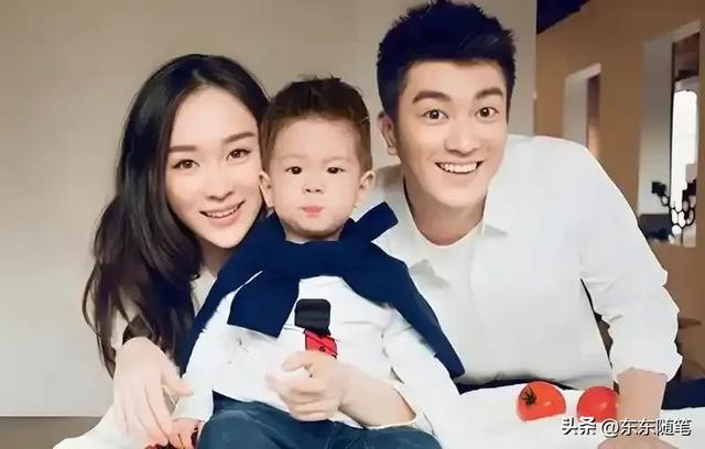 45岁霍思燕跟杜江同框回京,皮草配靴子穿搭老土,五官男相认不出