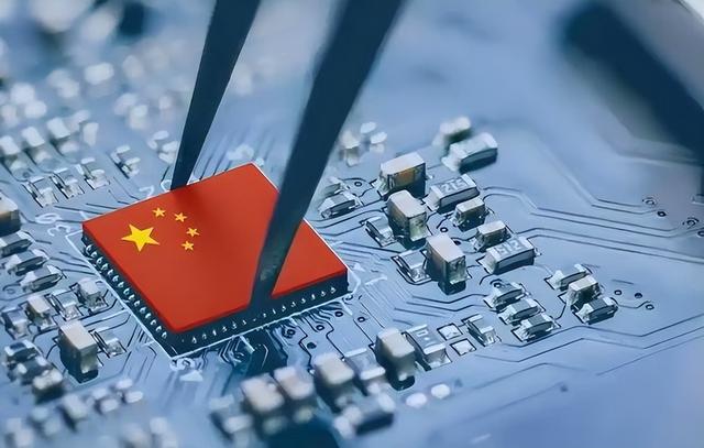 美国对中国封锁核心技术，法媒形象比喻：如同中企的兴奋剂
