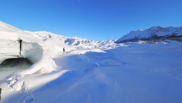 长白山"冷资源"逆袭"热产业"！粉雪撬动百亿市场，东北文旅崛起？