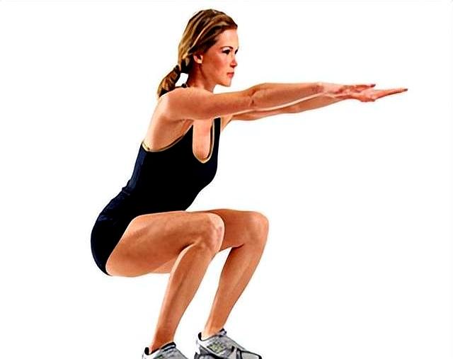 都50岁了还能深蹲吗？把动作做对，好处意想不到！