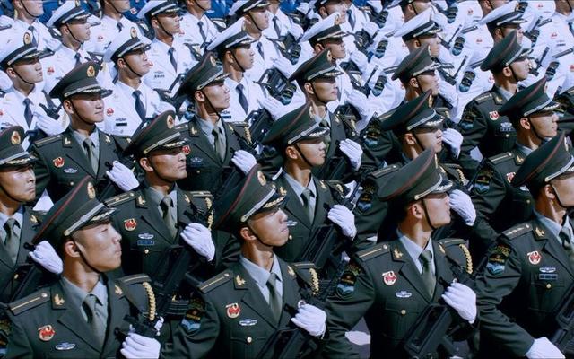 1架专机抵华，中方迎来一位稀客，沙利文：特朗普帮中国“大忙”
