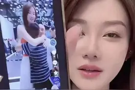 条纹哥10万粉大号被封，假王思聪可能就是下一个，两人齐亮相车展图片