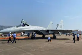 搭载国产涡扇-10！歼-15T高调登场，海军终于不用AL-31F了！图片