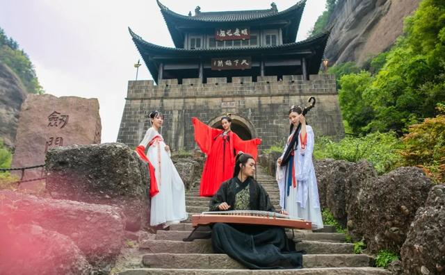 广元不远 周末优选 | 一秒穿越！快来广元拍古风大片！