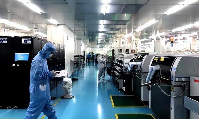 不装了！荷兰就光刻机对中国亮明态度 日媒：我们“上当”了