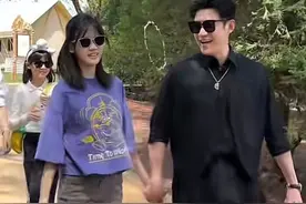 鲍蕾晒全家出游，15岁贝儿个头直追一米八陆毅，腰线比妈妈高图片