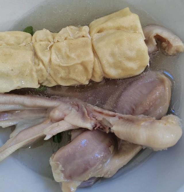在这座太湖畔的浙北小城，我能不重样的吃上一整天