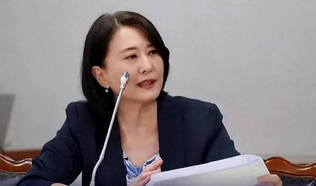 台岛政局突变，柯文哲当庭被捕，蔡英文在劫难逃，国民党兵分两路