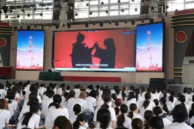 “远离艾滋、结核、衣原体”，TA们走进静安高校科普宣传图片