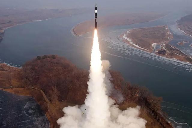 高市早苗又遭棒喝!20年来首次,中方没有提及无核化,朝鲜松绑了