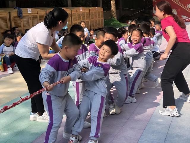 教育部动真格了。新规明确：小学一至六年级，全面取消跨校联考…