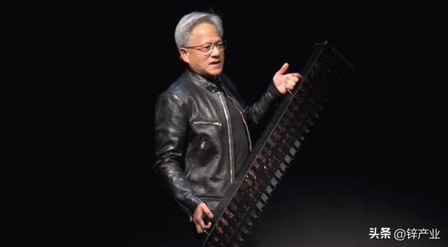 黄仁勋还想再赢一次