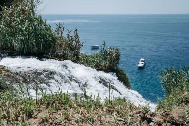 这个地方真奇葩！出门买菜带上百亿，一箱钱买不到一卷纸