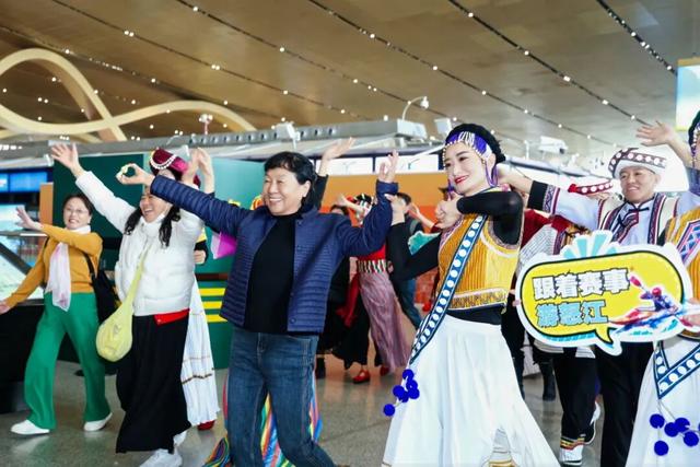 “怒江浪潮——文旅创意快闪”活动在昆明长水机场圆满落幕