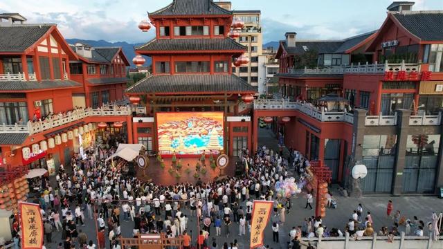 西乡夏日乐翻天：樱桃沟泼水狂欢+汉风廊桥纳凉晚会