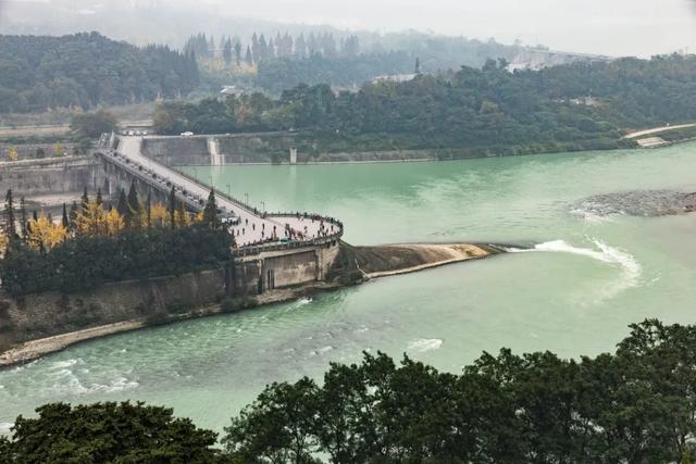 退休别只盯着三亚大理！这8座低调小城，物价低、景美更适合养老