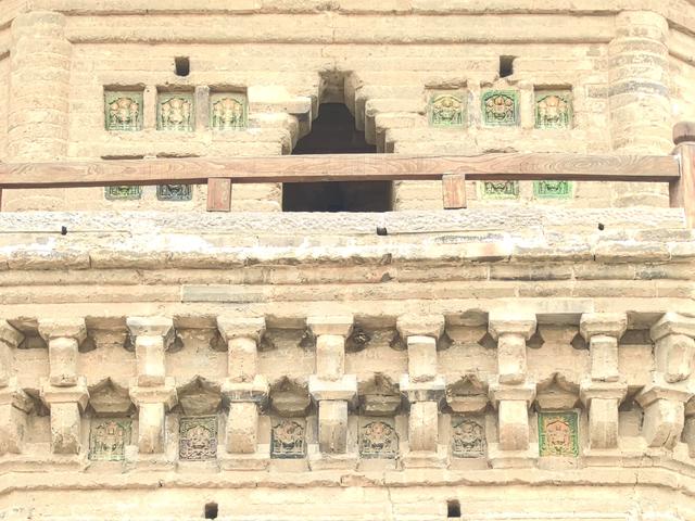 永城崇发寺塔，就在街心闹市广场，游客免费参观~游河南古塔22
