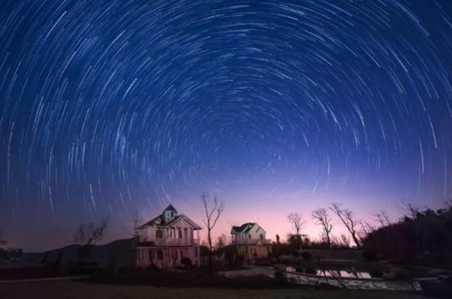 露营是什么?就是在野外过夜。露营最能贴近自然,感受天地之气