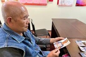 思母情深爱意浓 古稀老人与母亲间的感人故事图片