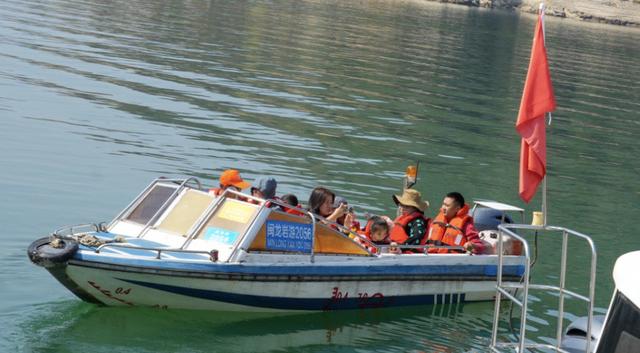 马踏春潮福满龙湖 永定水经济春节开门红