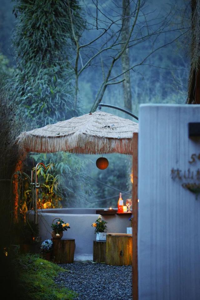 秋崃 | 深秋微凉，正好躲进邛崃山里泡个汤！