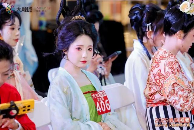 爱好汉服小伙伴们！这个周末，金堂这里等你来打卡……