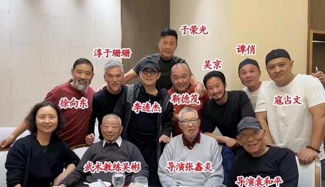 "一夜回春"真相大白1个月，小动作不断的李连杰	，真实处境藏不住