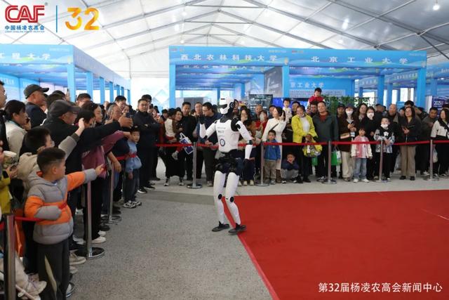 堪比“黄金周”热门景区！杨凌农高会人气蹭↑蹭↑蹭↑↑↑