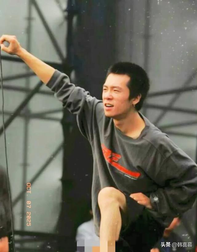 46岁摇滚歌手应鹏去世，喝酒毁一切，前妻透露隐情，太穷困没医保