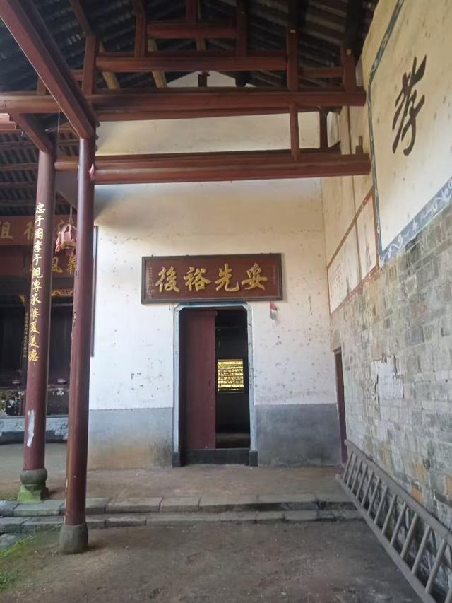浏河滚滚欲留春，独向芳踪觅雅意——徒步小溪河散记（十一）