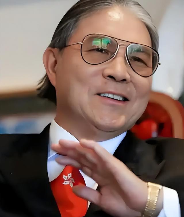 郭晶晶也没想到，79岁公公霍震霆再破天花板，让整个豪门圈沉默了