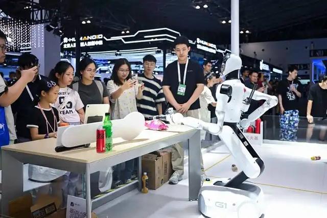 从 “堆参数” 到学大脑！“龙之幼雏” AI 新突破，靠谱又透明