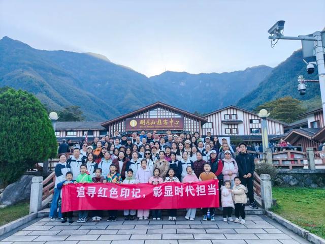 人气爆棚！明月山冬日旅游旺季太热闹了！