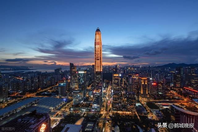 中国向海图强添利器！FLNG 提前交付，国际同行叹服不已