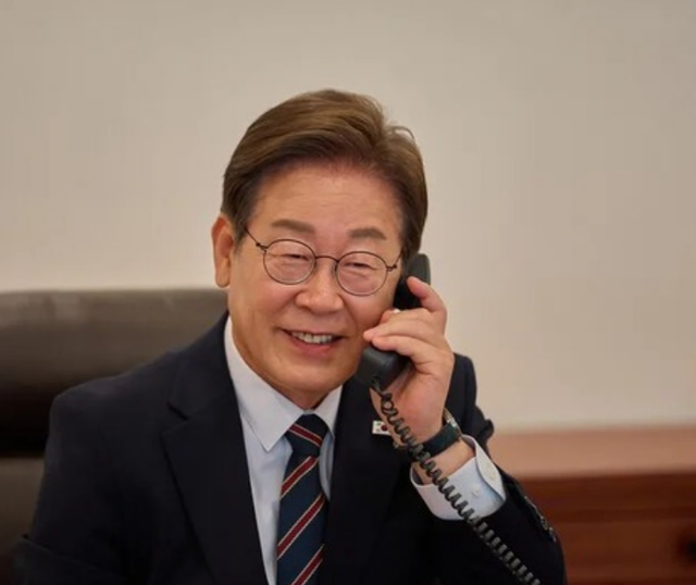 韩国爆发反华集会，李在明却不吭一声，中方直接一句话让韩方失算