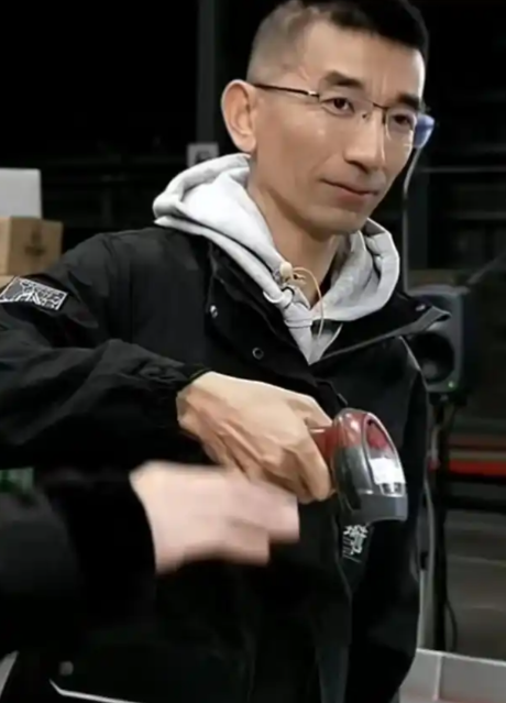 俞敏洪官宣孙东旭离职东方甄选，文案信息量大，证实董宇辉没说错