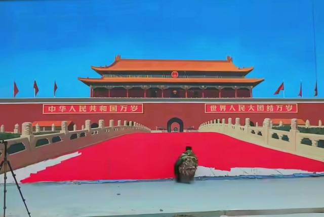 吴承言天坛大功告成！有多真？顺着台阶想走进大门头撞墙上那么真