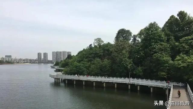 益阳会龙山公园:山水城郭间的千年禅韵