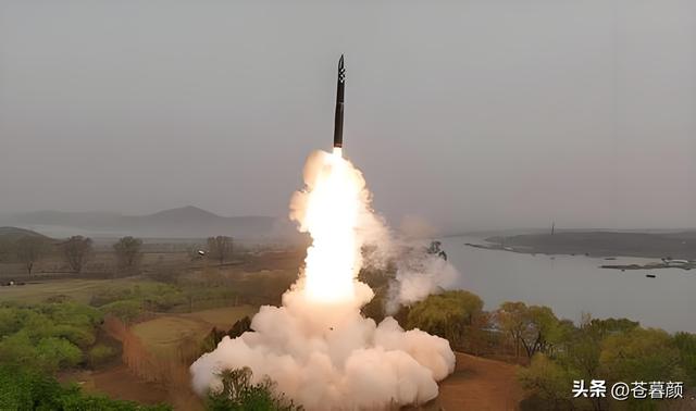 收到普京电文后，金正恩下铁令，导弹瞄准日本海，解放军强援已到