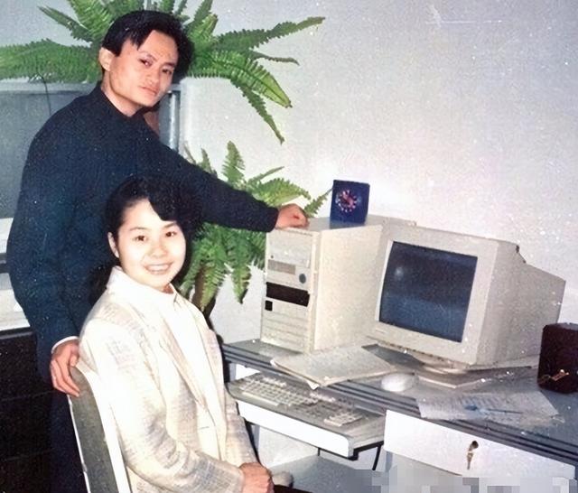 马云11年前的预言成真了！这次一出手便切中要害，该慌的不止百度