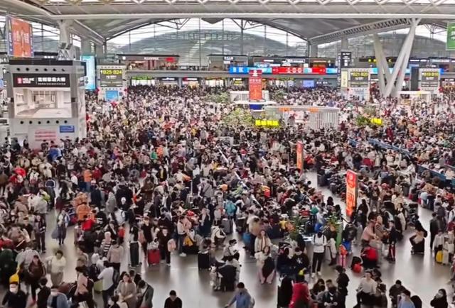 汕头广州陆距500公里/高铁350时速/1.5小时到达/票价200余元/贵吗