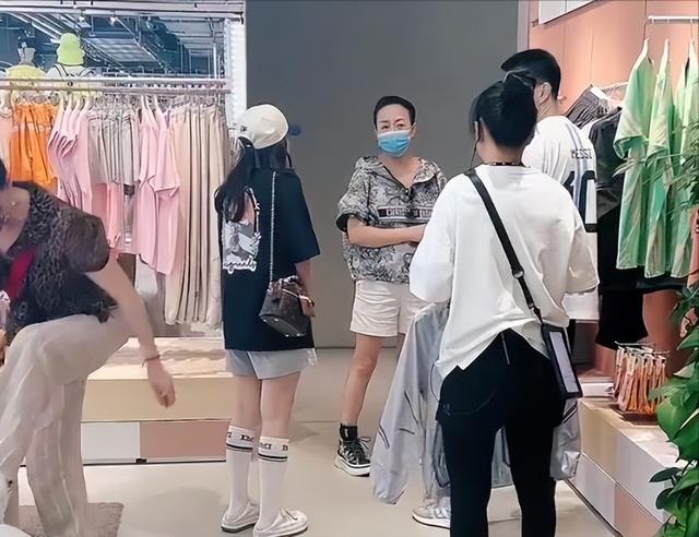 身价过百亿，坐拥北京一条街，出门私人飞机	，京圈内的富婆都有谁
