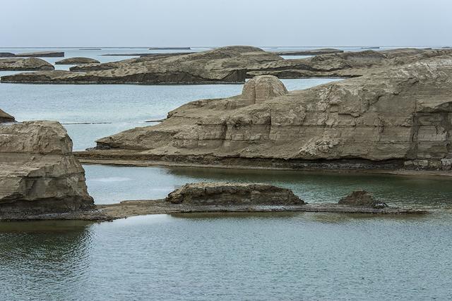 青海旅游-海西州-乌素特水上雅丹景区
