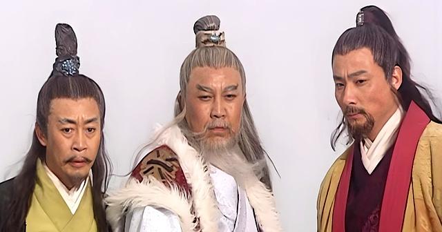 名头吹越得大，实力越拉胯，金庸把最霸气的名字给了8个三流组合