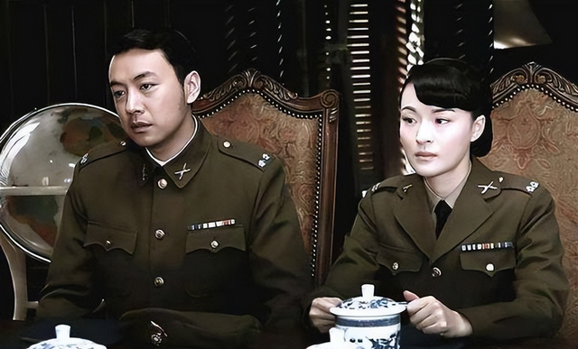 1949年老蒋派人暗杀傅作义，结果女特务莫名死在床上，这是为何？