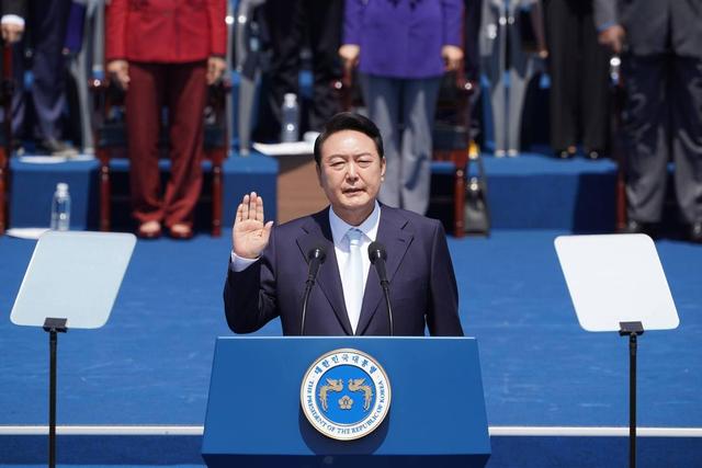 李在明突然行动，一通电话打来中国求助，特朗普亲自出面也没用？