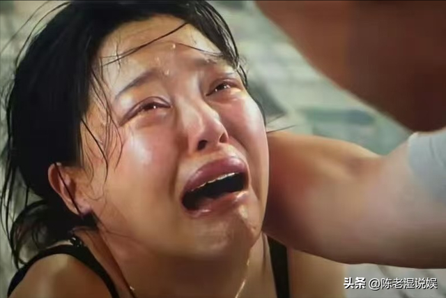 陪玩陪睡仅冰山一角！集体开嫖、舔手指、互撕，"圈中内幕"太荒唐