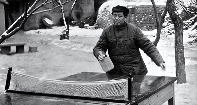 毛主席一生不进故宫，终生再未回延安？周总理的一句话道出实情！