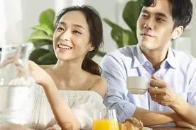 男人为何提出第一次，女人却难以拒绝？三位女士吐露心声！图片